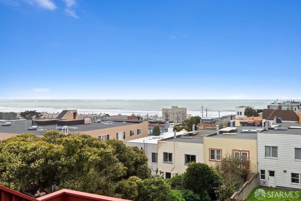 San Francisco, California 94121, United States, 4 Bedrooms Bedrooms, ,1 BathroomBathrooms,Residential,Pending,84017