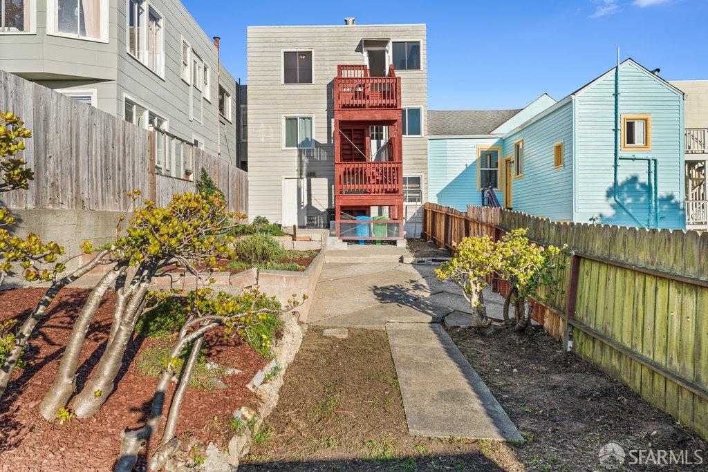 San Francisco, California 94121, United States, 4 Bedrooms Bedrooms, ,1 BathroomBathrooms,Residential,Pending,84017