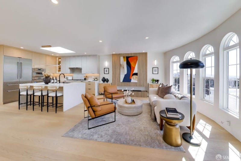 975 Darien Way