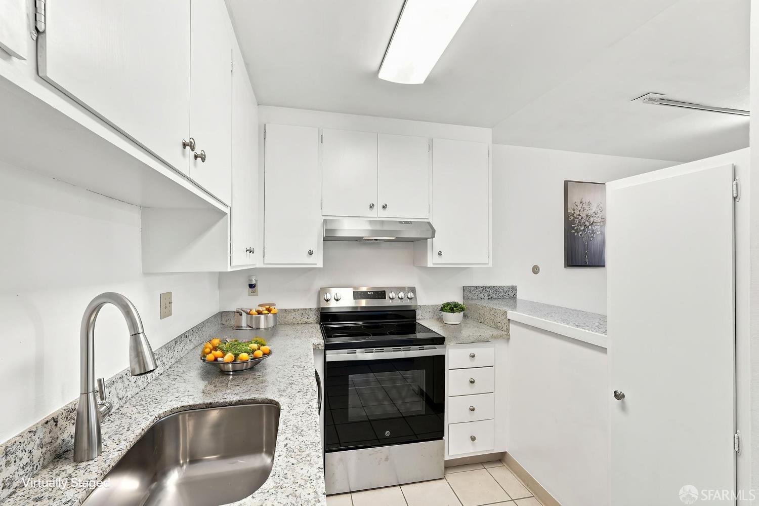 425 Orange Street 313