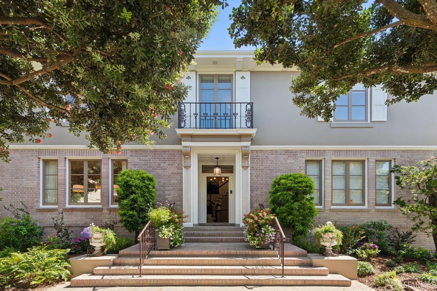49 Sea Cliff Avenue
