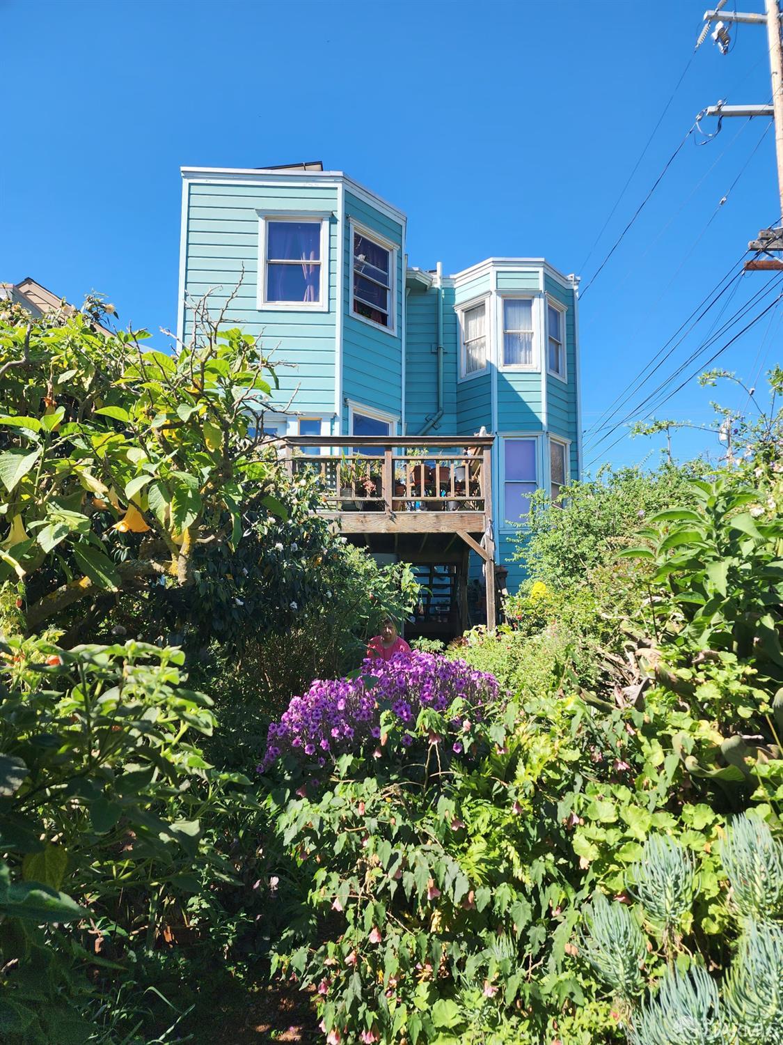 1601 Diamond Street