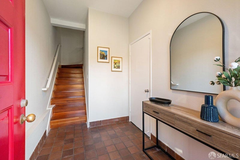 6 Lindsay Circle