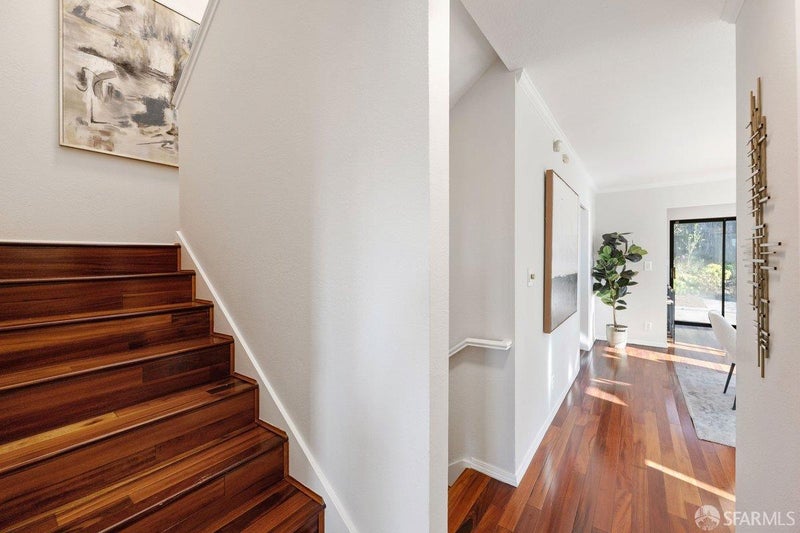 6 Lindsay Circle