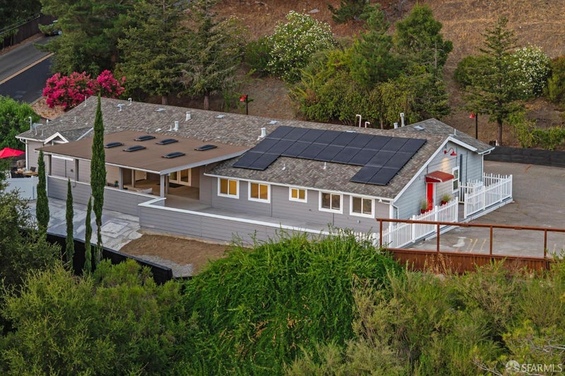 4 Bates Boulevard