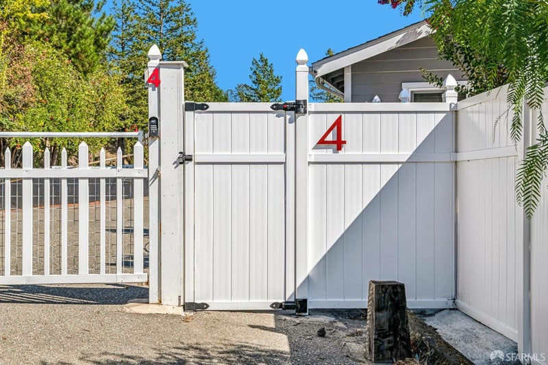 4 Bates Boulevard