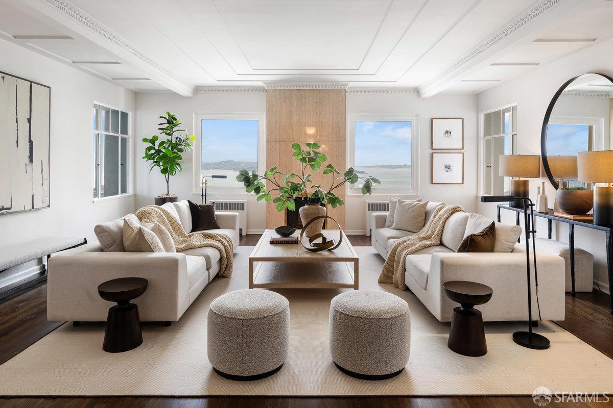 1101 Green Street 1801