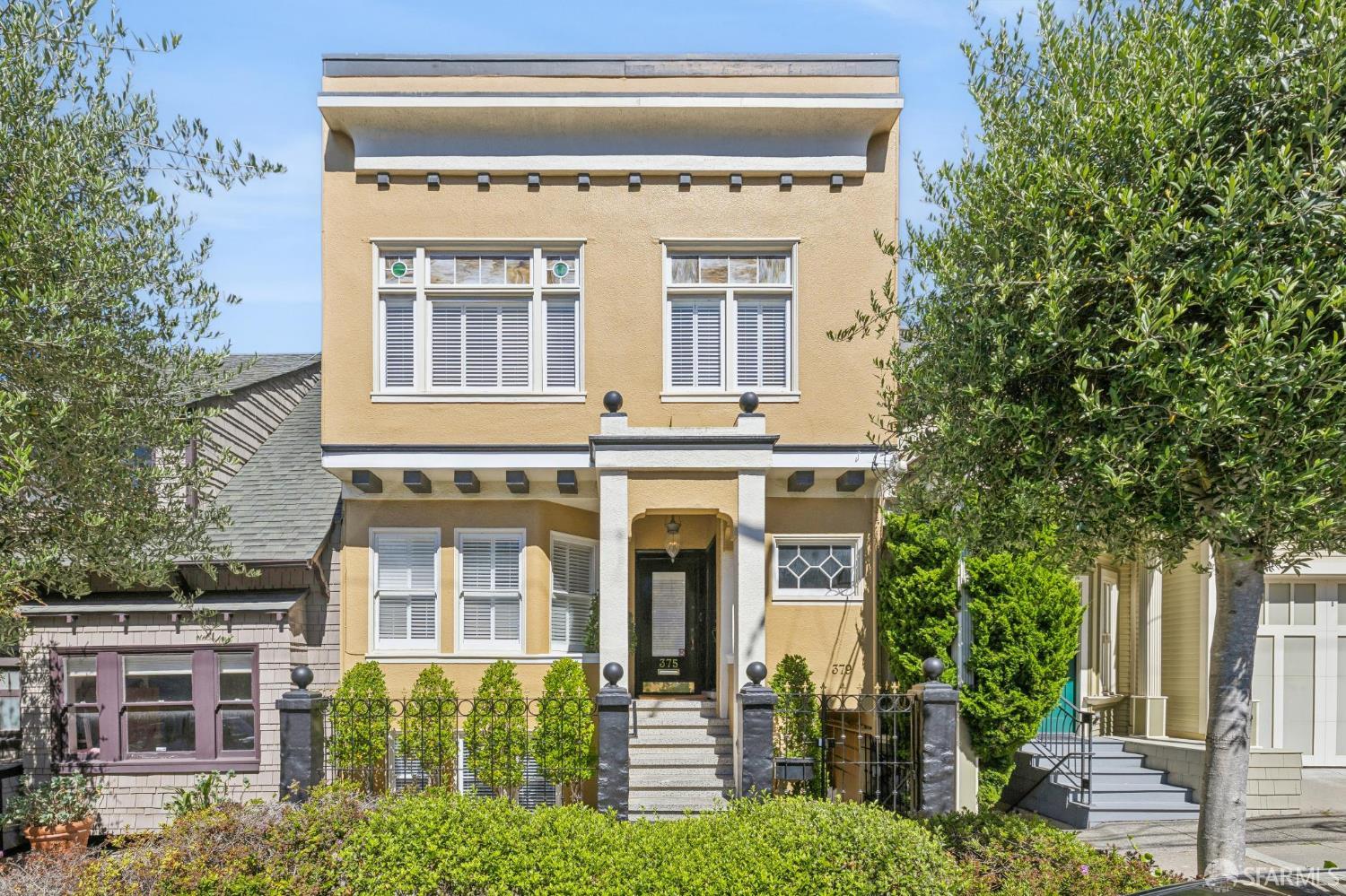 379 Douglass Street