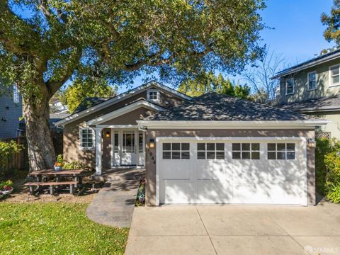 A home in San Carlos