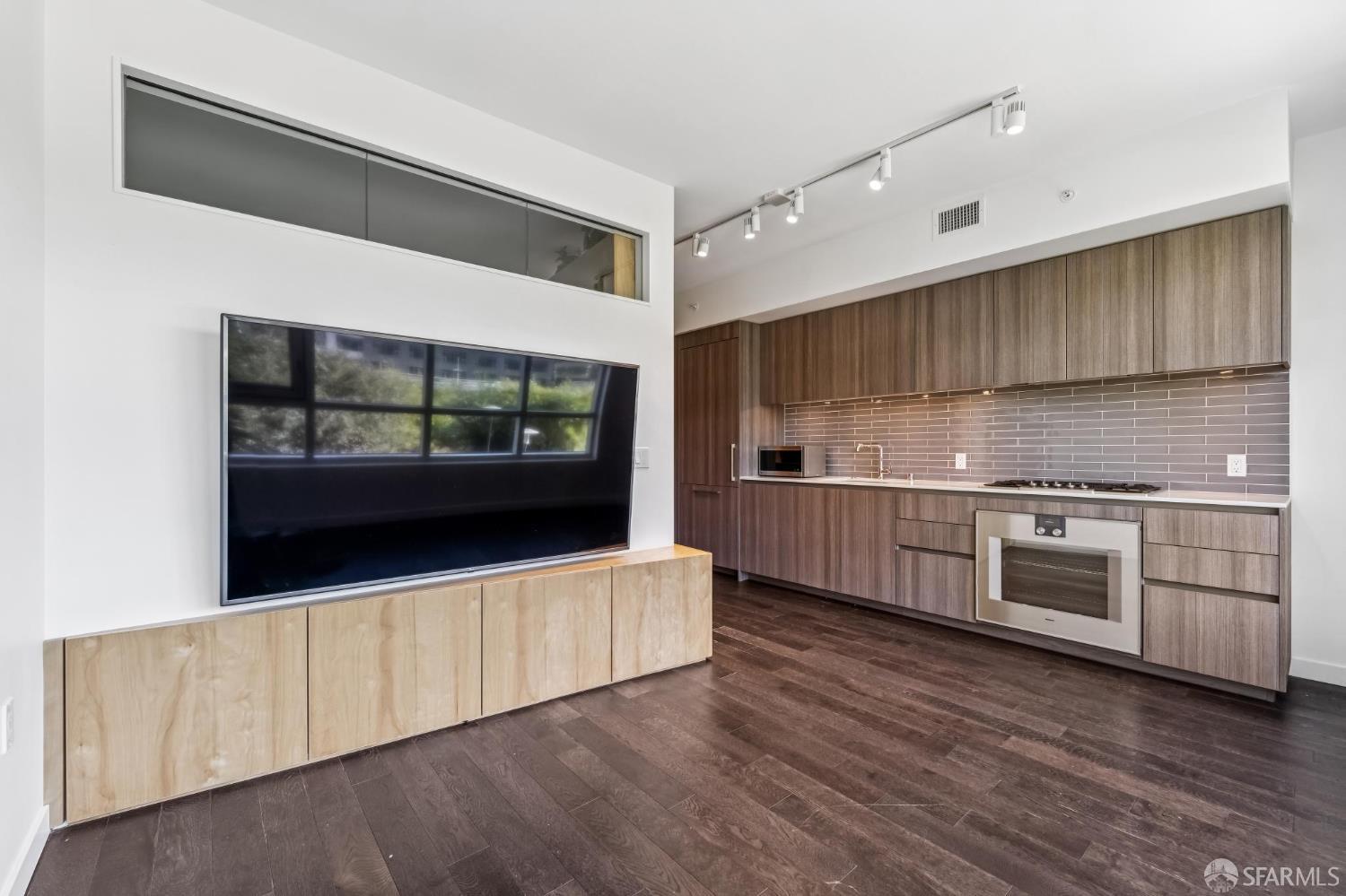 110 Channel Street 208