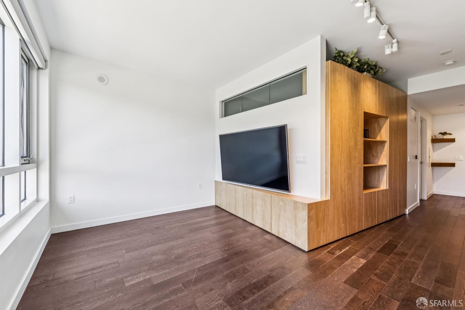 110 Channel Street 208
