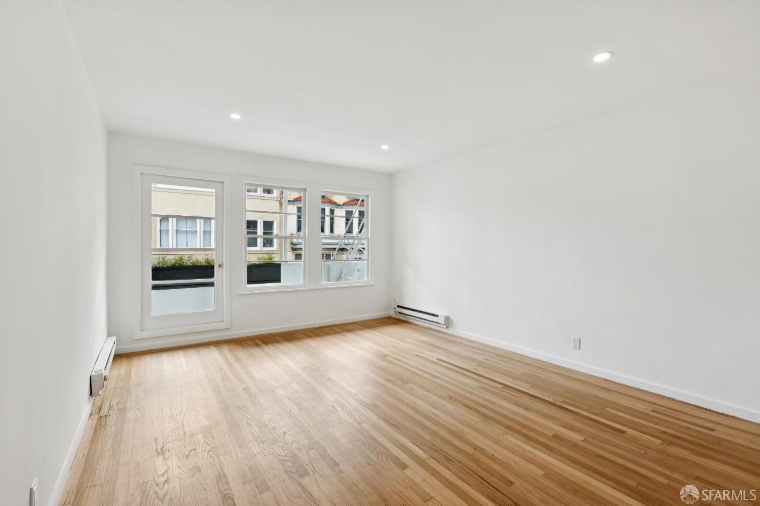 1250 Clay Street 203