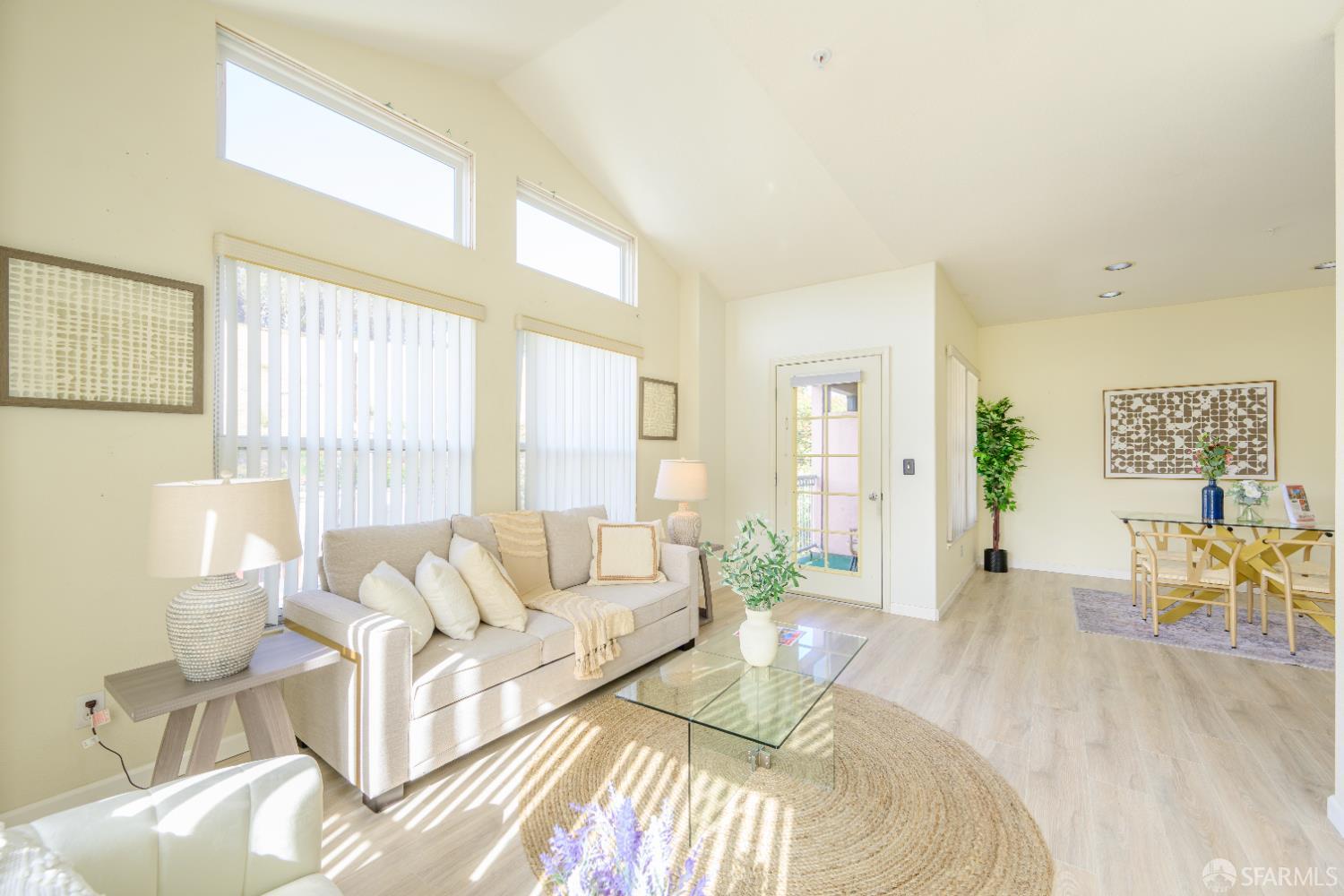 103 Stoneridge Lane 2210, San Francisco CA 94134