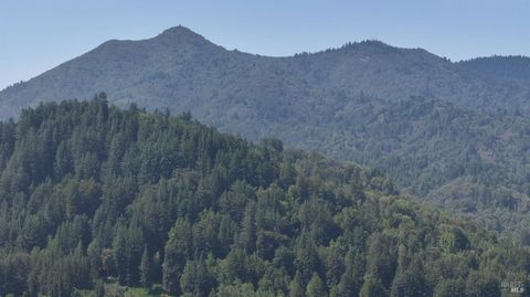 A home in San Anselmo