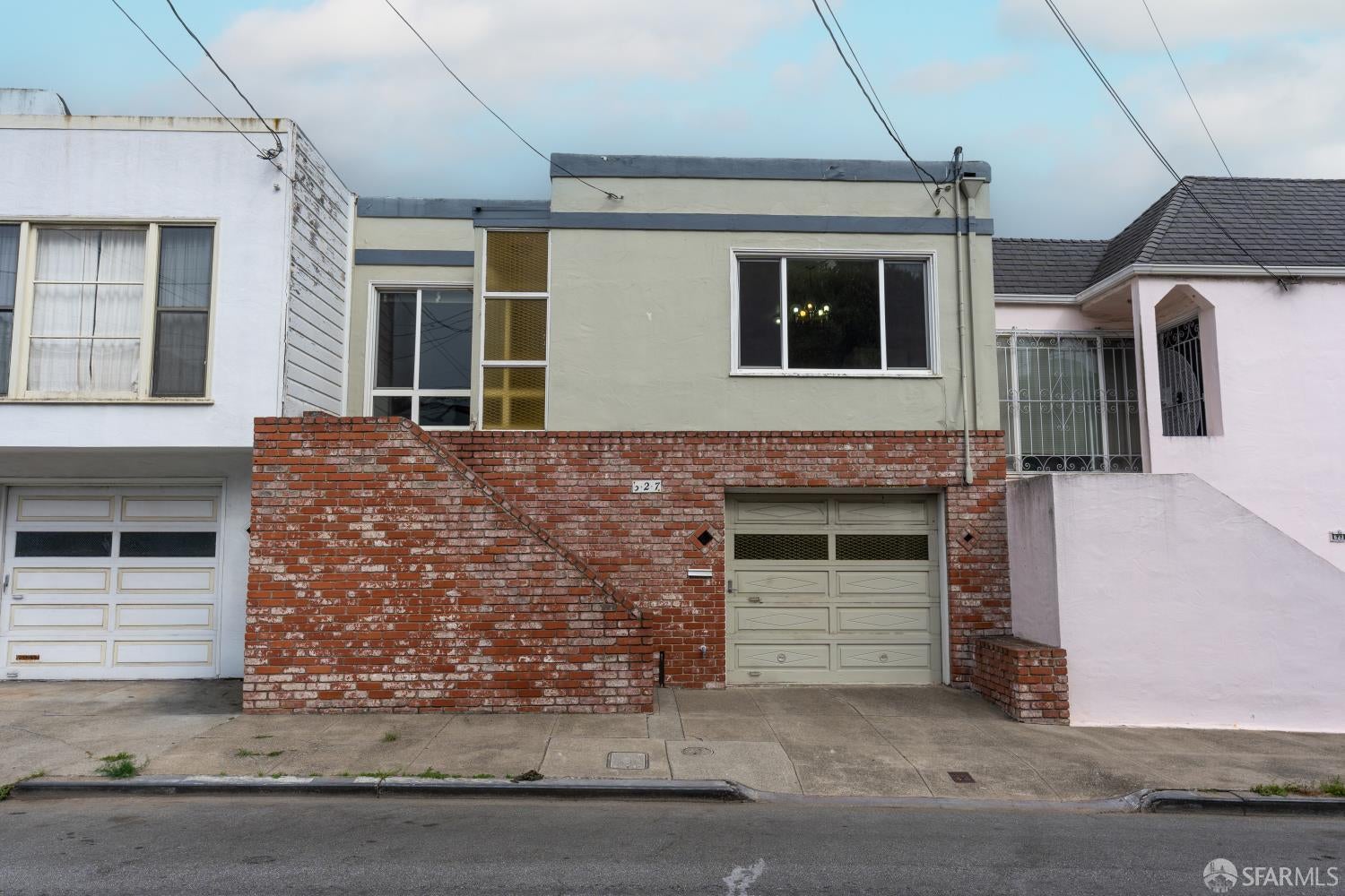 637 Gates Street