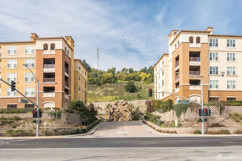 2200 Gellert Boulevard 6305