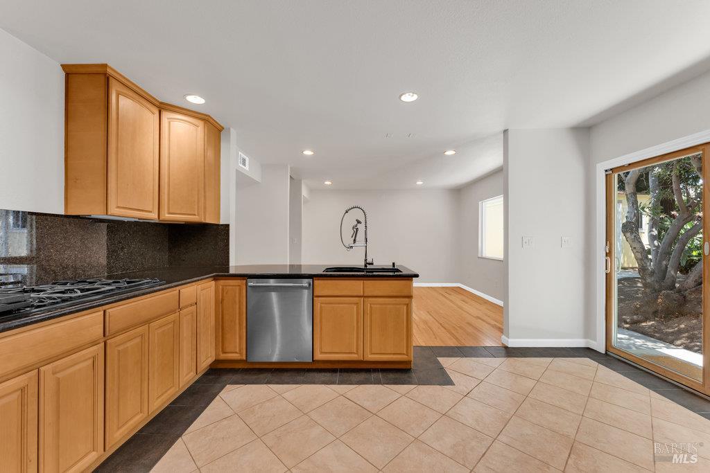 Vallejo, California 94590, United States, 3 Bedrooms Bedrooms, ,3 BathroomsBathrooms,Residential,Active,177950