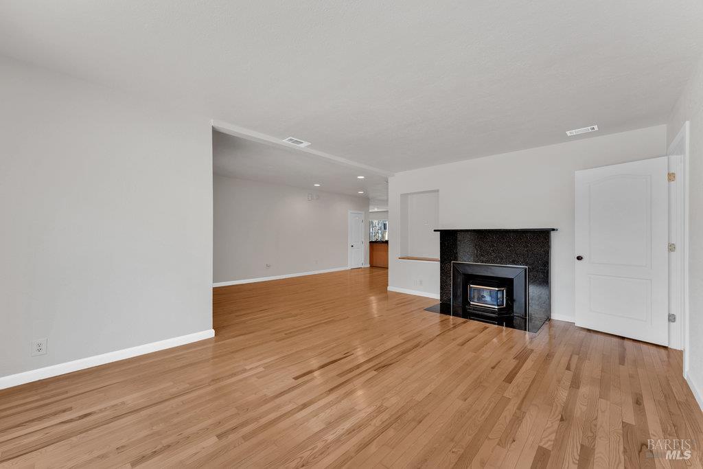 Vallejo, California 94590, United States, 3 Bedrooms Bedrooms, ,3 BathroomsBathrooms,Residential,Active,177950