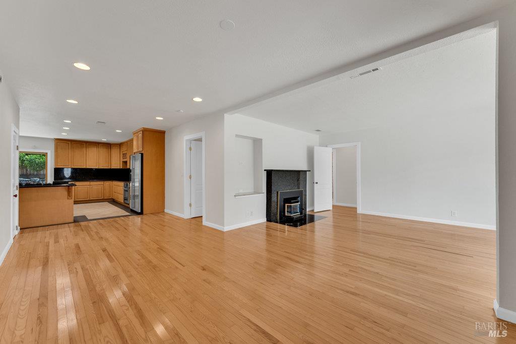 Vallejo, California 94590, United States, 3 Bedrooms Bedrooms, ,3 BathroomsBathrooms,Residential,Active,177950