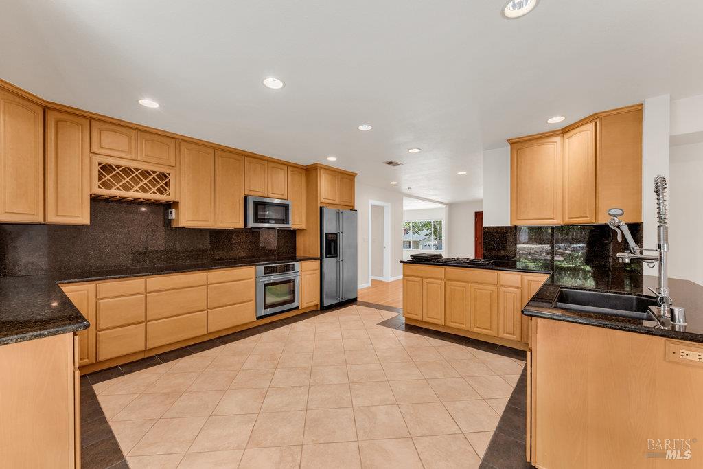 Vallejo, California 94590, United States, 3 Bedrooms Bedrooms, ,3 BathroomsBathrooms,Residential,Active,177950