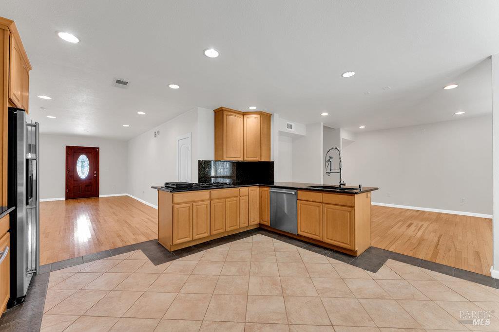 Vallejo, California 94590, United States, 3 Bedrooms Bedrooms, ,3 BathroomsBathrooms,Residential,Active,177950