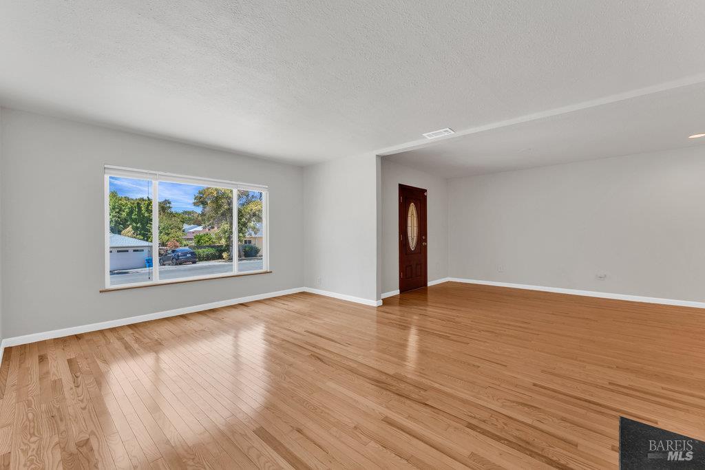 Vallejo, California 94590, United States, 3 Bedrooms Bedrooms, ,3 BathroomsBathrooms,Residential,Active,177950