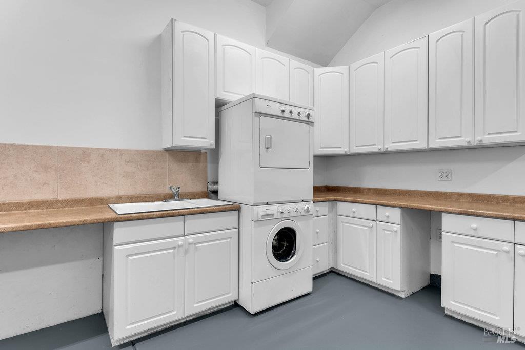 Vallejo, California 94590, United States, 3 Bedrooms Bedrooms, ,3 BathroomsBathrooms,Residential,Active,177950