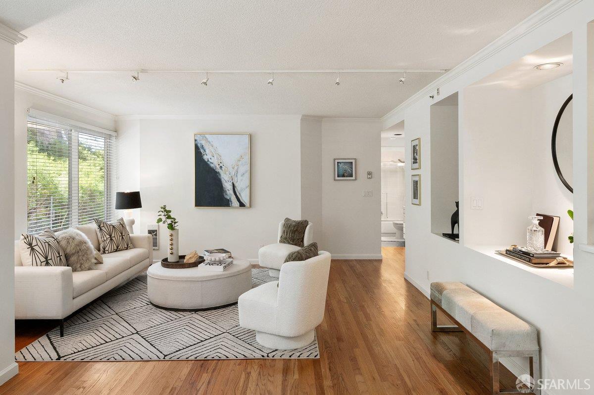 111 Chestnut Street 203