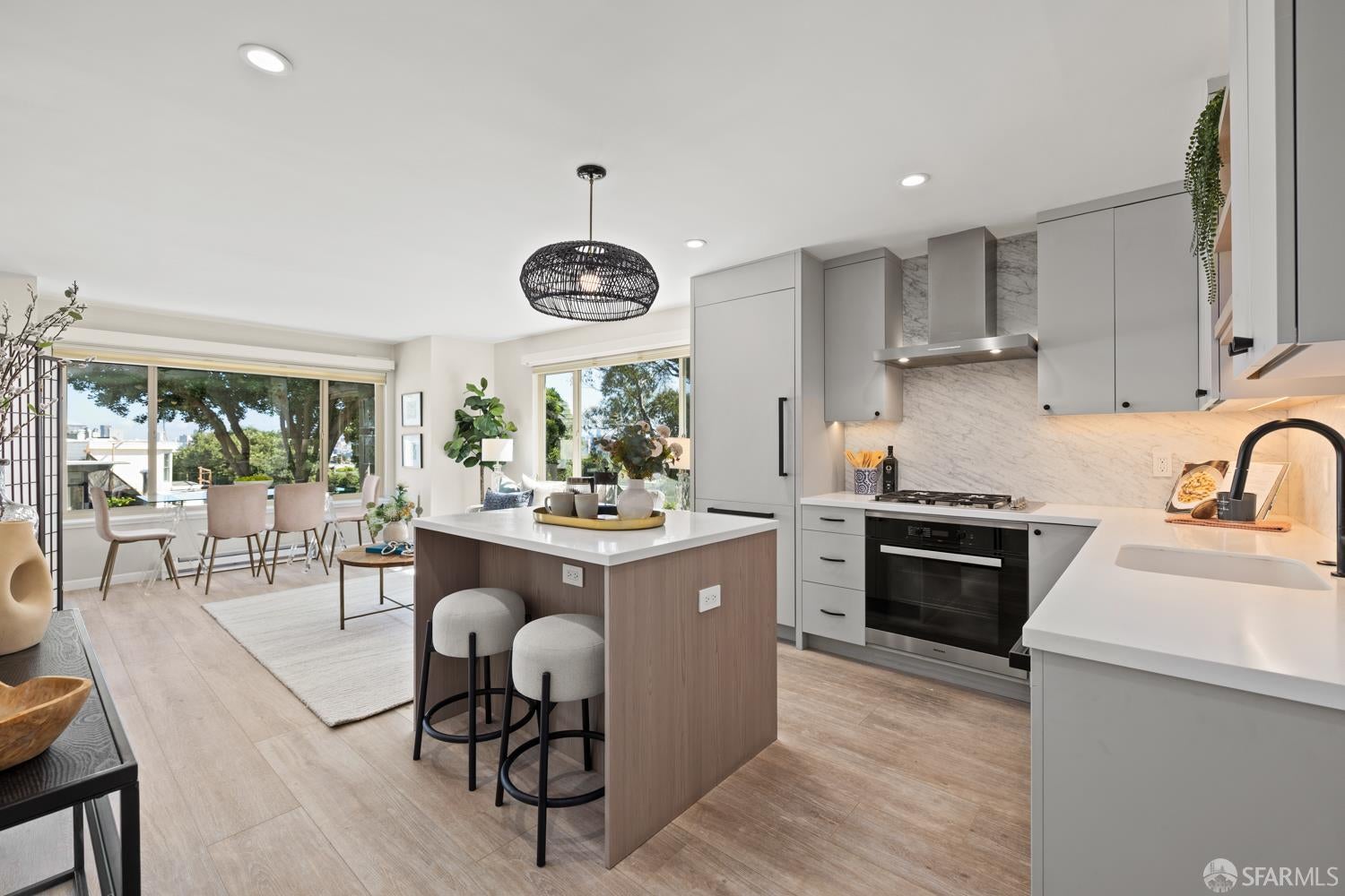 75 Roosevelt Way 2
