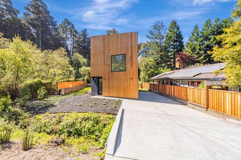 1841 Sunshine Valley Road, Moss Beach, CA 94038 - #: 425058571