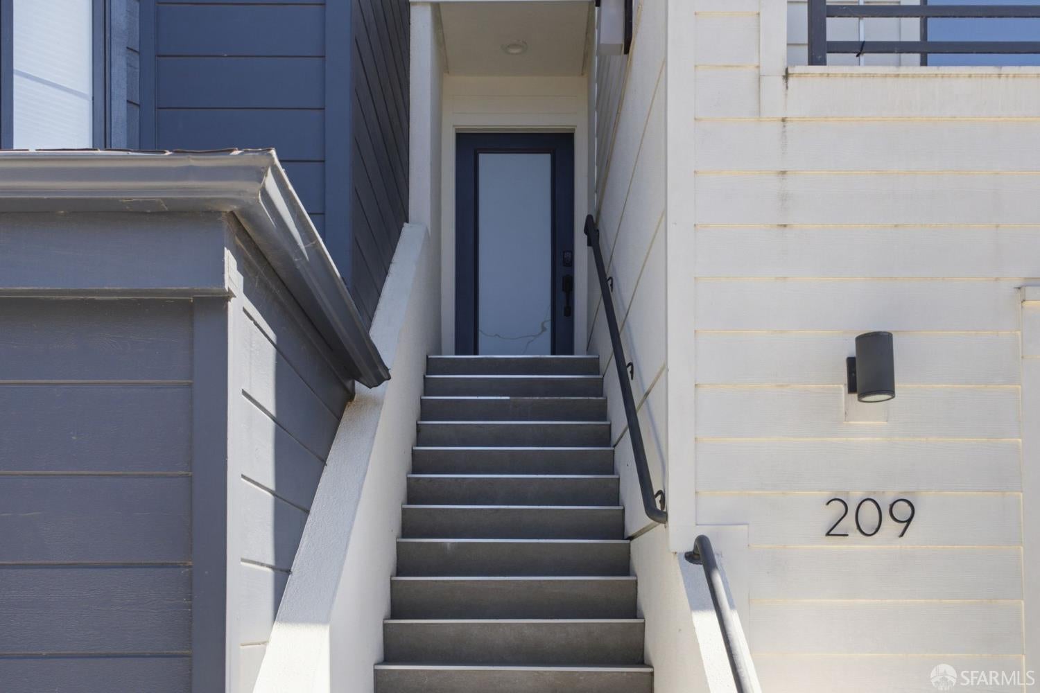 209 Montcalm Street, San Francisco CA 94110