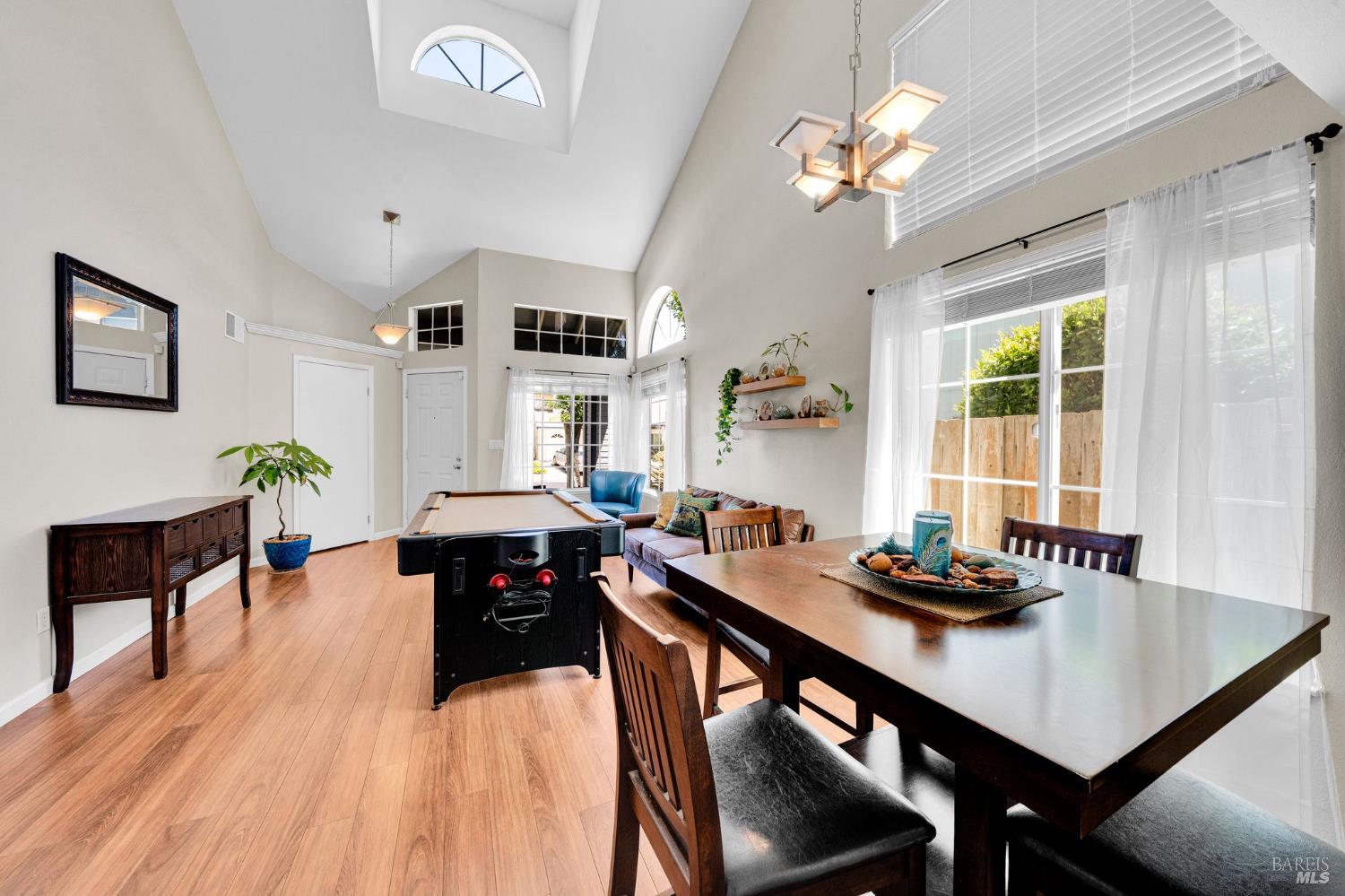 121 Sunnyglen Drive