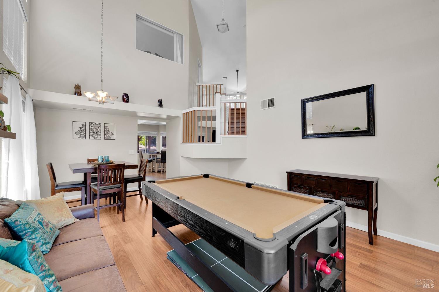 121 Sunnyglen Drive