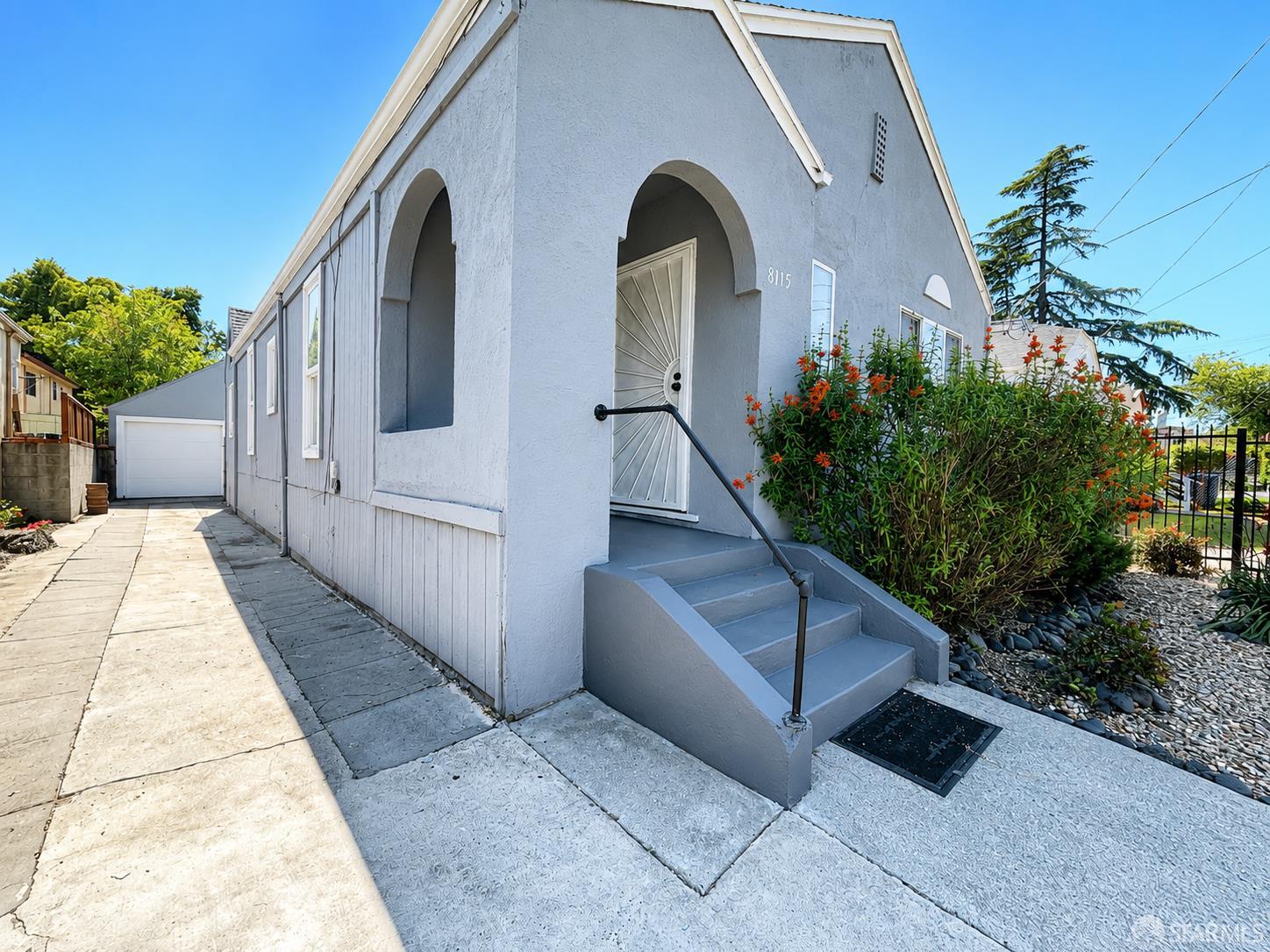 8115 Hillside Street