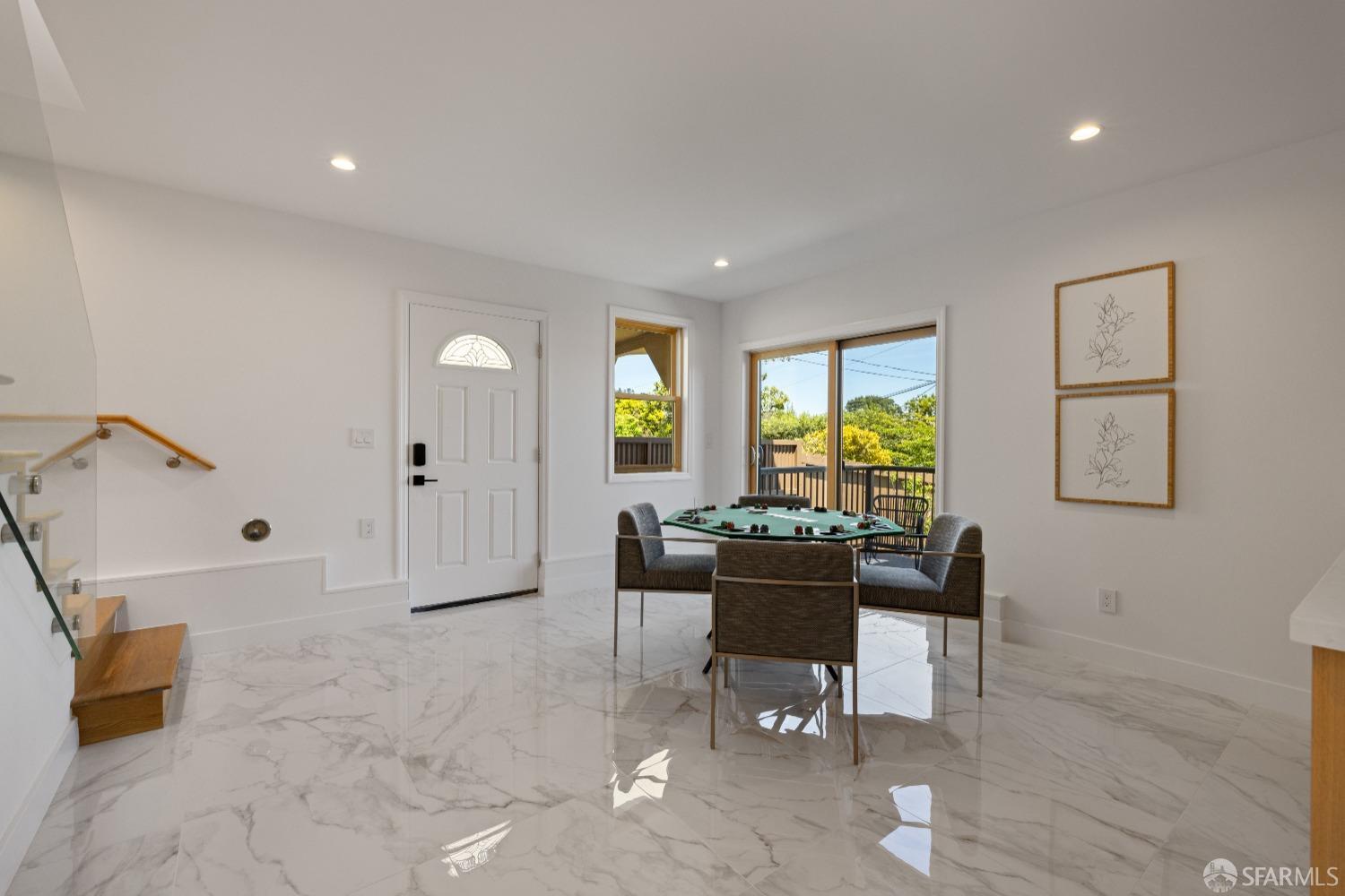 San Francisco, California 94112, United States, 6 Bedrooms Bedrooms, ,6 BathroomsBathrooms,Residential,Pending,125694