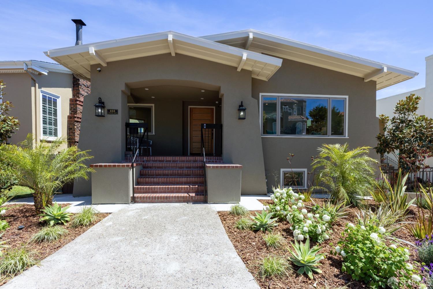 San Francisco, California 94112, United States, 6 Bedrooms Bedrooms, ,6 BathroomsBathrooms,Residential,Pending,125694