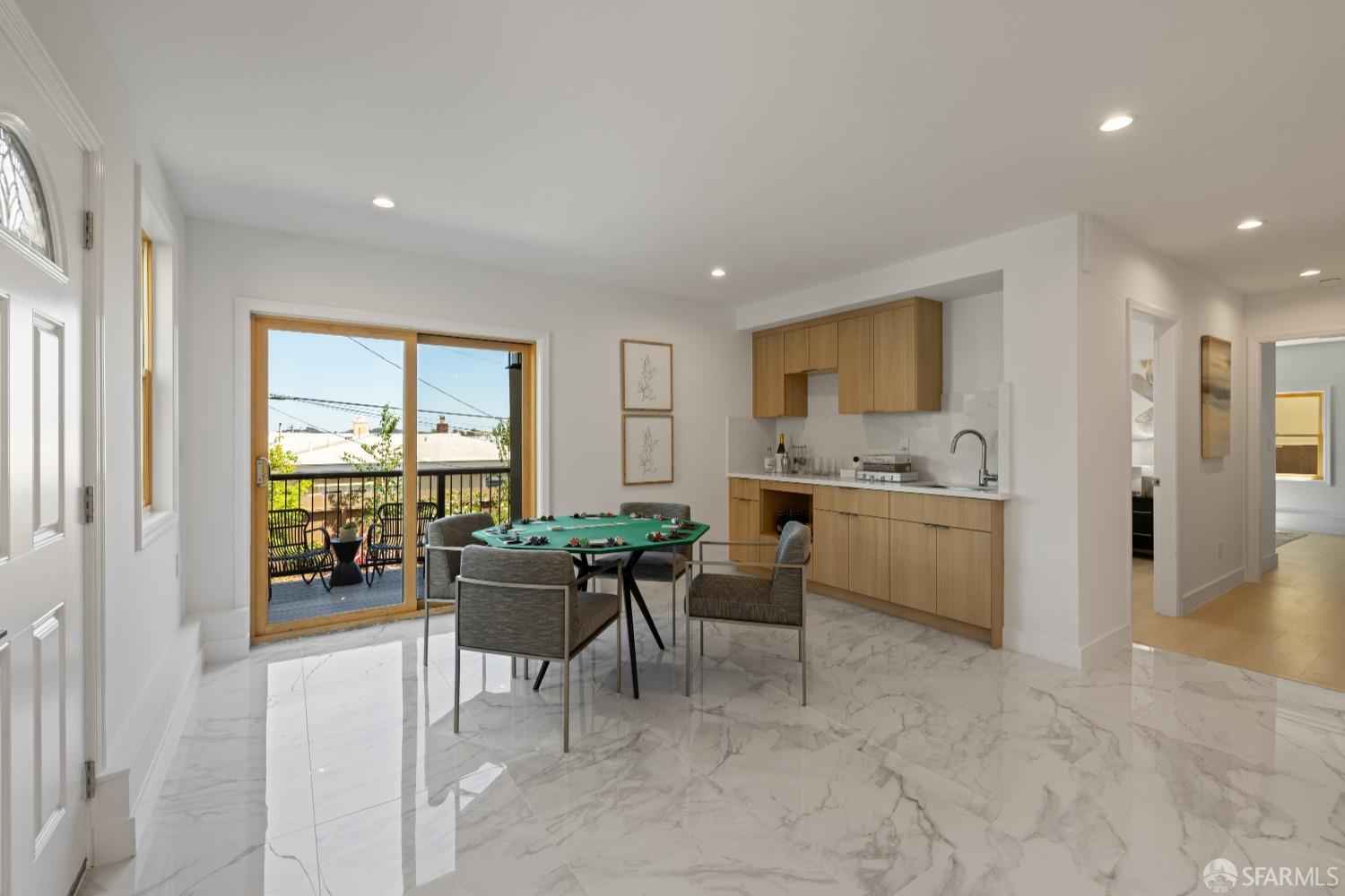 San Francisco, California 94112, United States, 6 Bedrooms Bedrooms, ,6 BathroomsBathrooms,Residential,Pending,125694