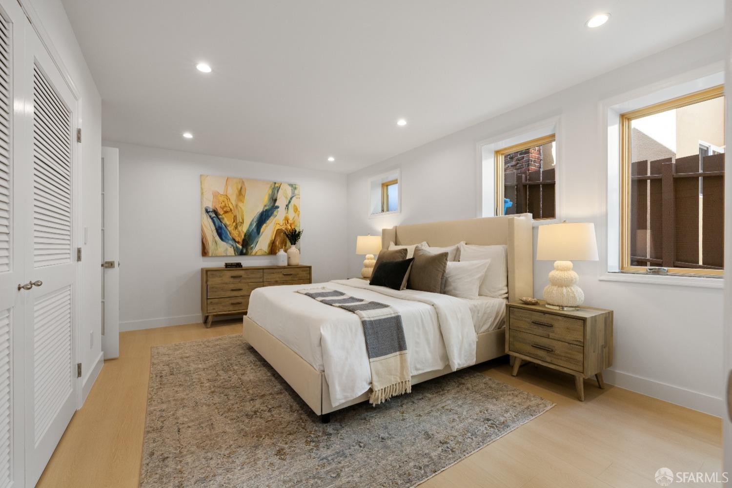 San Francisco, California 94112, United States, 6 Bedrooms Bedrooms, ,6 BathroomsBathrooms,Residential,Pending,125694