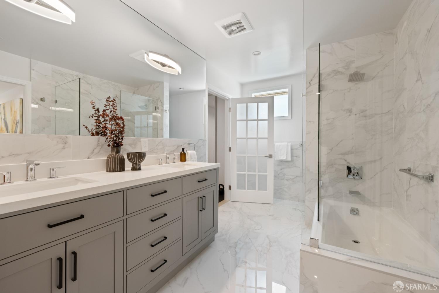 San Francisco, California 94112, United States, 6 Bedrooms Bedrooms, ,6 BathroomsBathrooms,Residential,Pending,125694