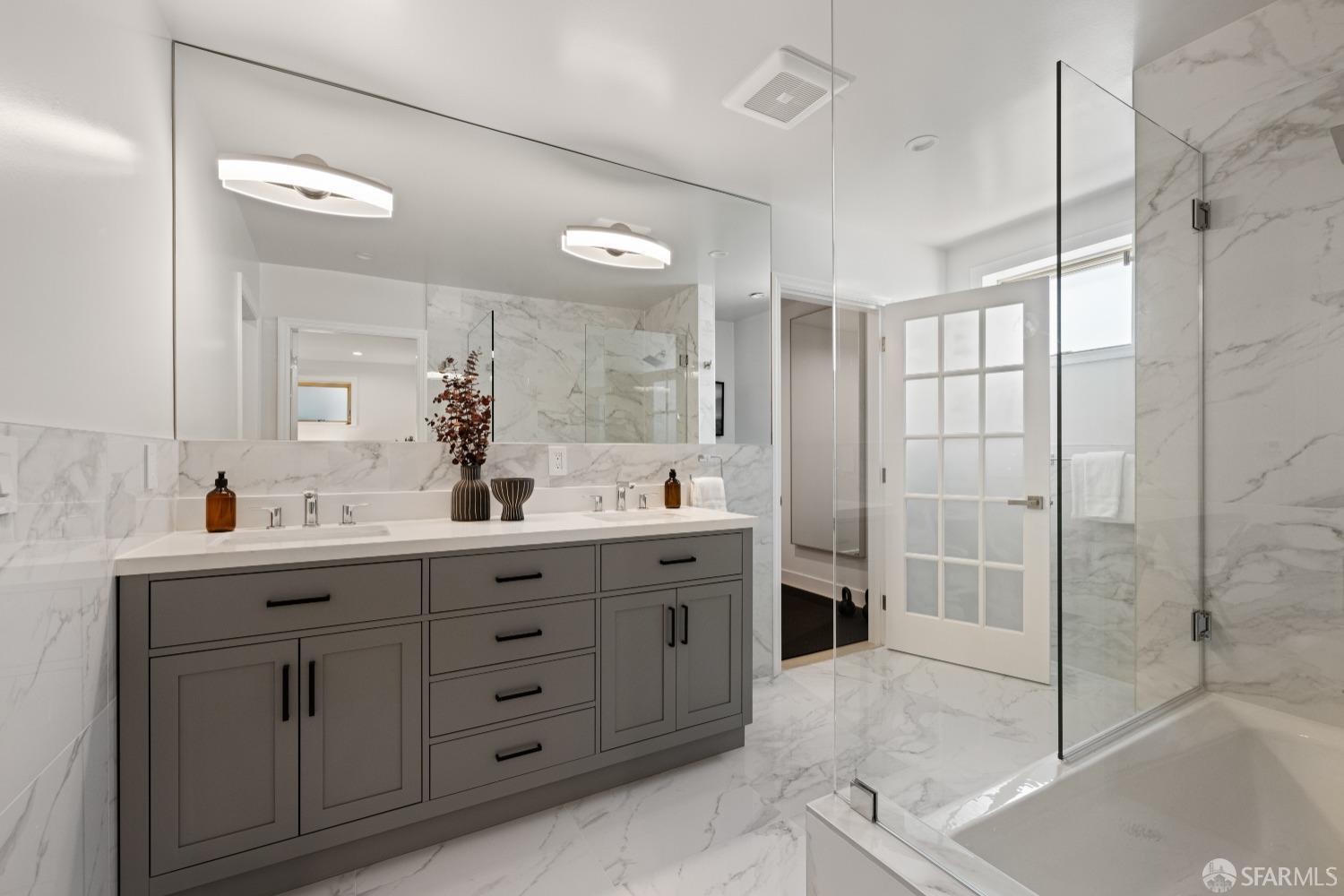 San Francisco, California 94112, United States, 6 Bedrooms Bedrooms, ,6 BathroomsBathrooms,Residential,Pending,125694