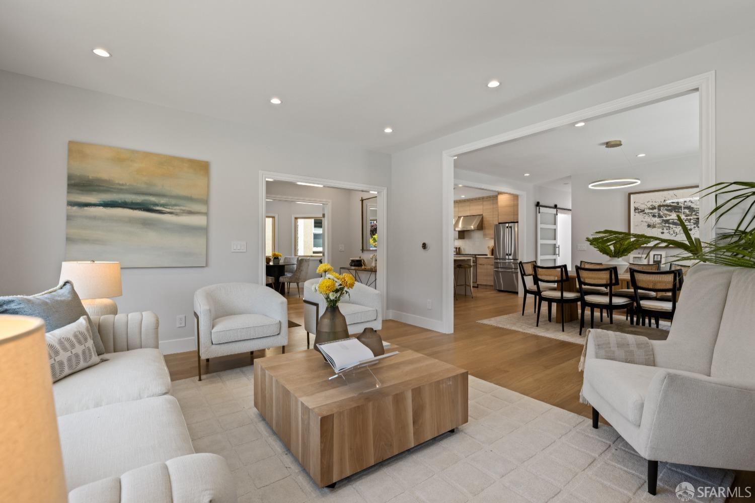 San Francisco, California 94112, United States, 6 Bedrooms Bedrooms, ,6 BathroomsBathrooms,Residential,Pending,125694