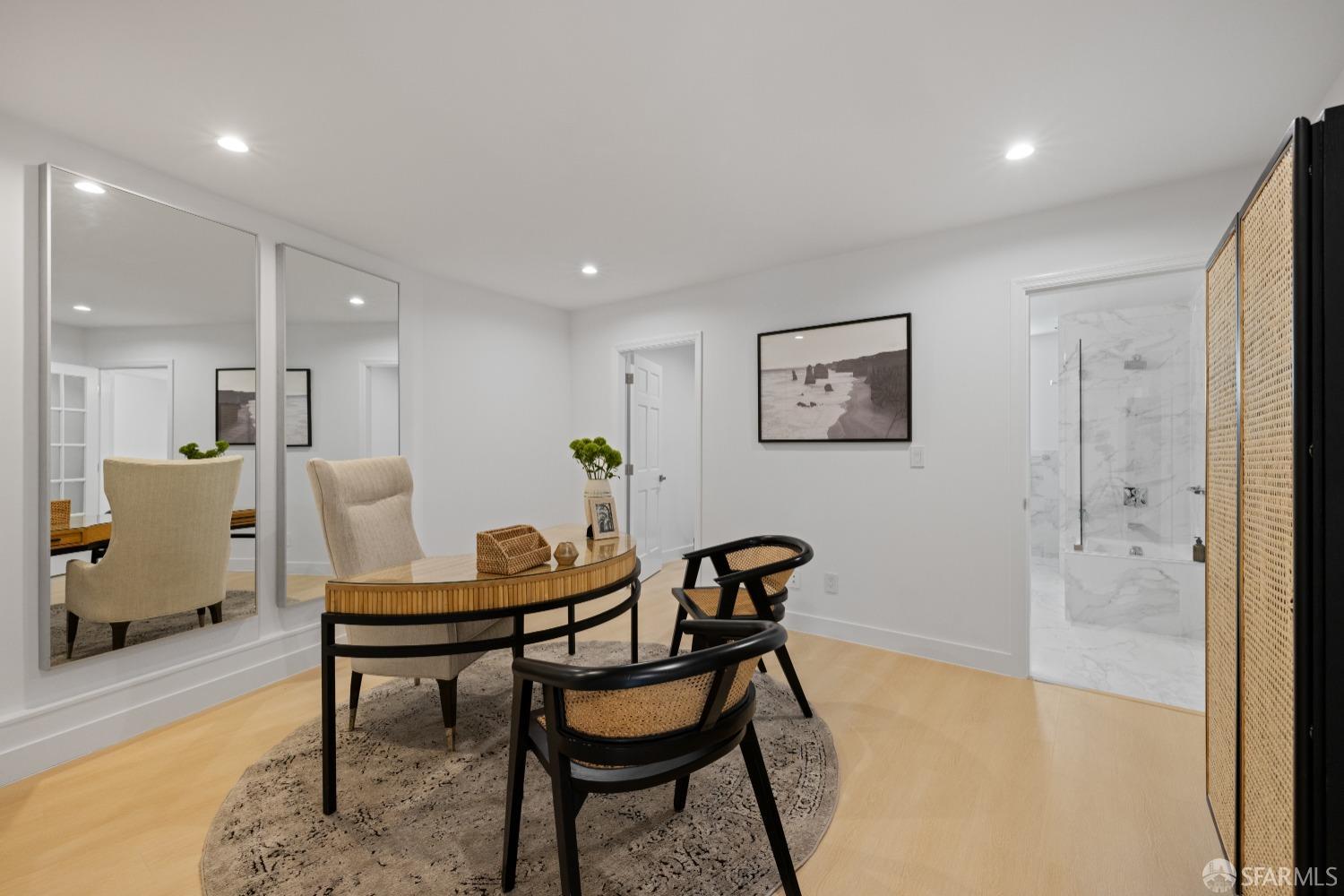 San Francisco, California 94112, United States, 6 Bedrooms Bedrooms, ,6 BathroomsBathrooms,Residential,Pending,125694