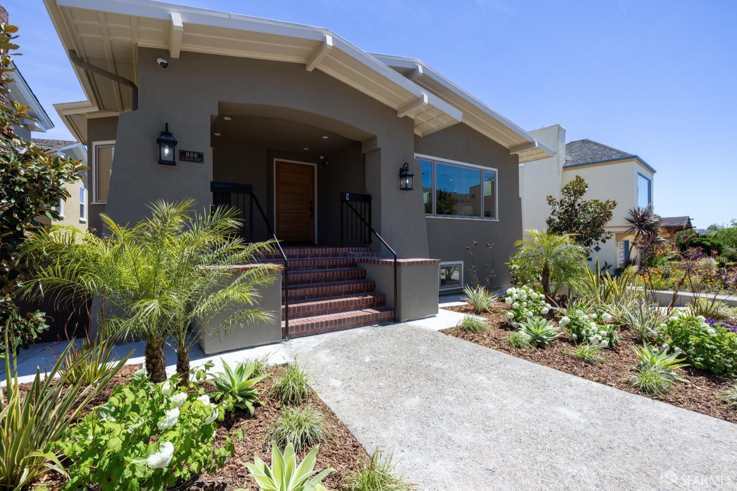 San Francisco, California 94112, United States, 6 Bedrooms Bedrooms, ,6 BathroomsBathrooms,Residential,Pending,125694