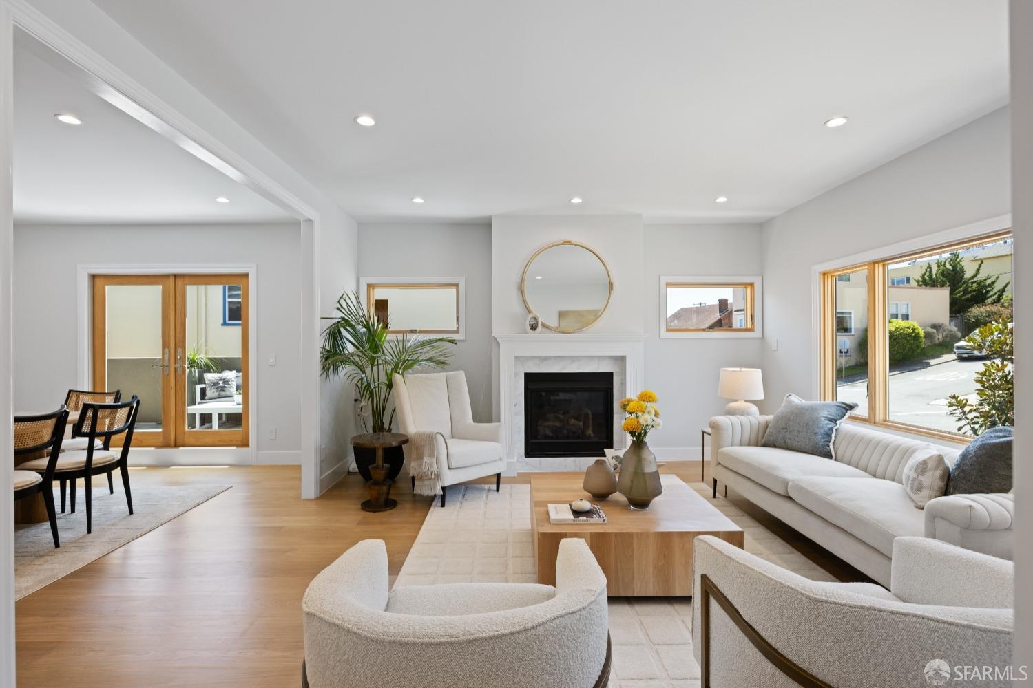 San Francisco, California 94112, United States, 6 Bedrooms Bedrooms, ,6 BathroomsBathrooms,Residential,Pending,125694