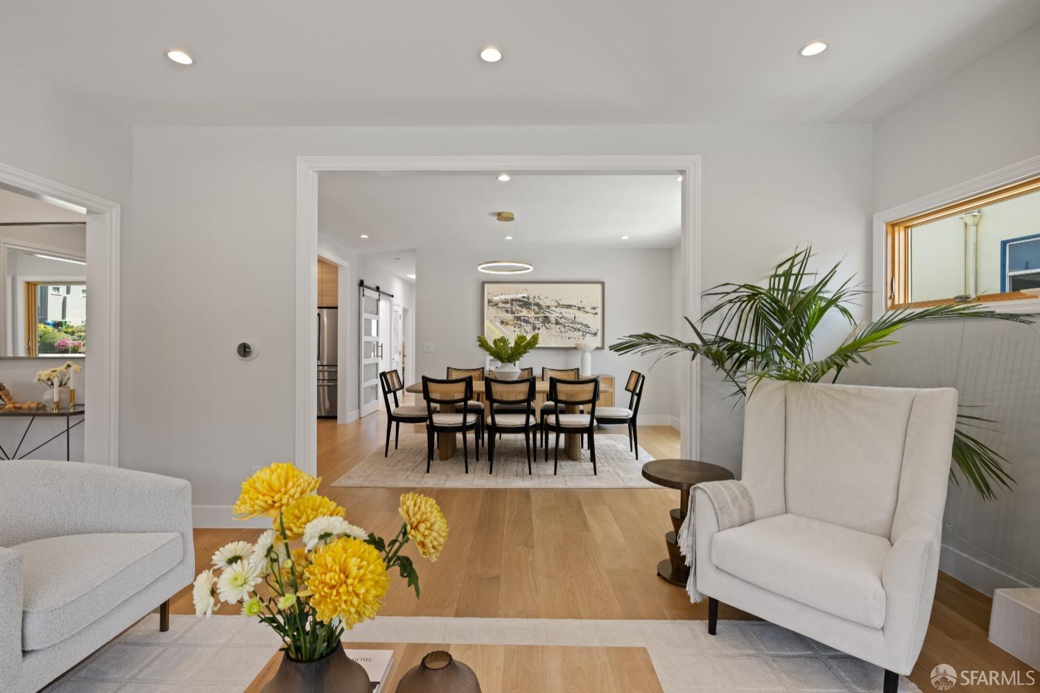 San Francisco, California 94112, United States, 6 Bedrooms Bedrooms, ,6 BathroomsBathrooms,Residential,Pending,125694