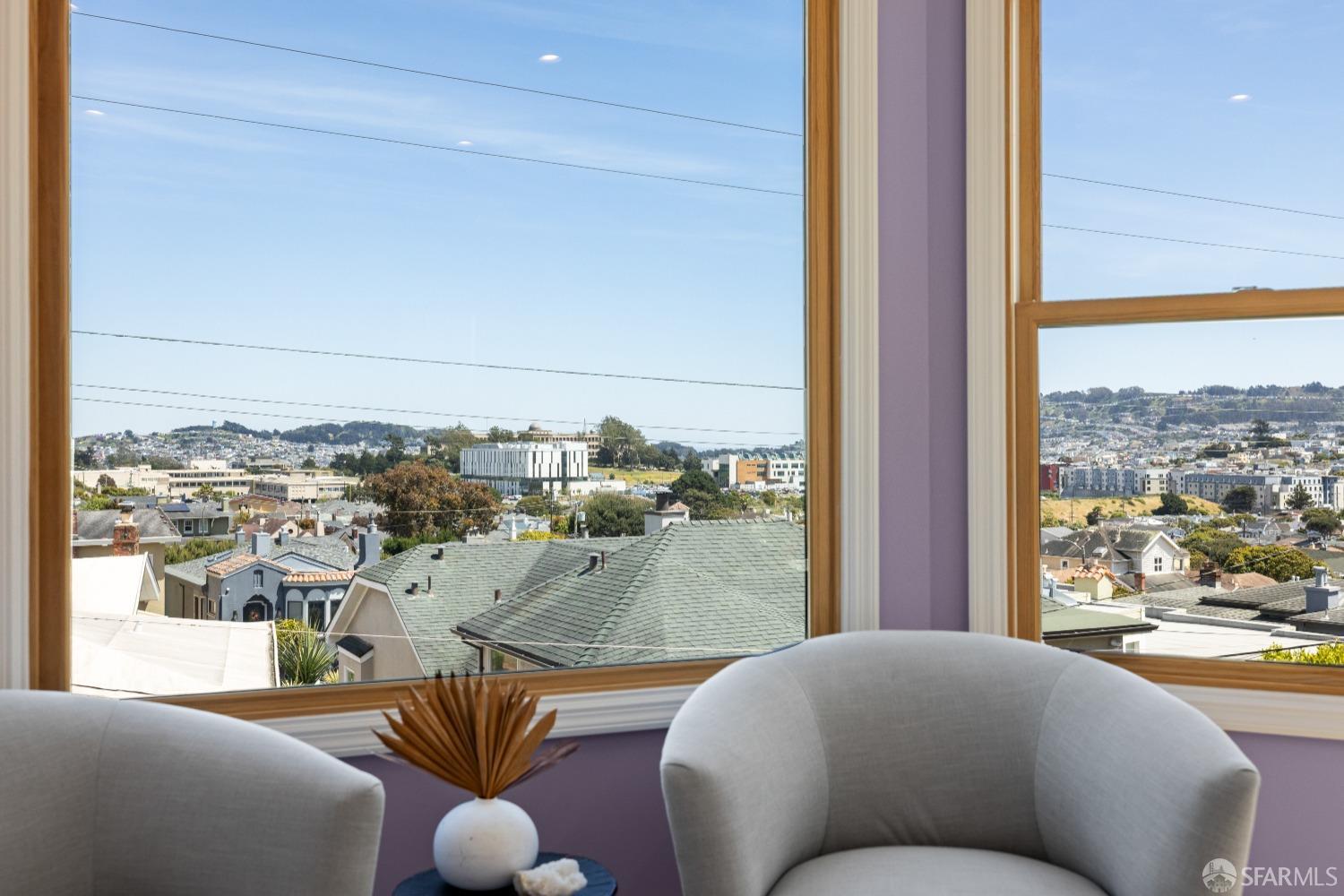 San Francisco, California 94112, United States, 6 Bedrooms Bedrooms, ,6 BathroomsBathrooms,Residential,Pending,125694
