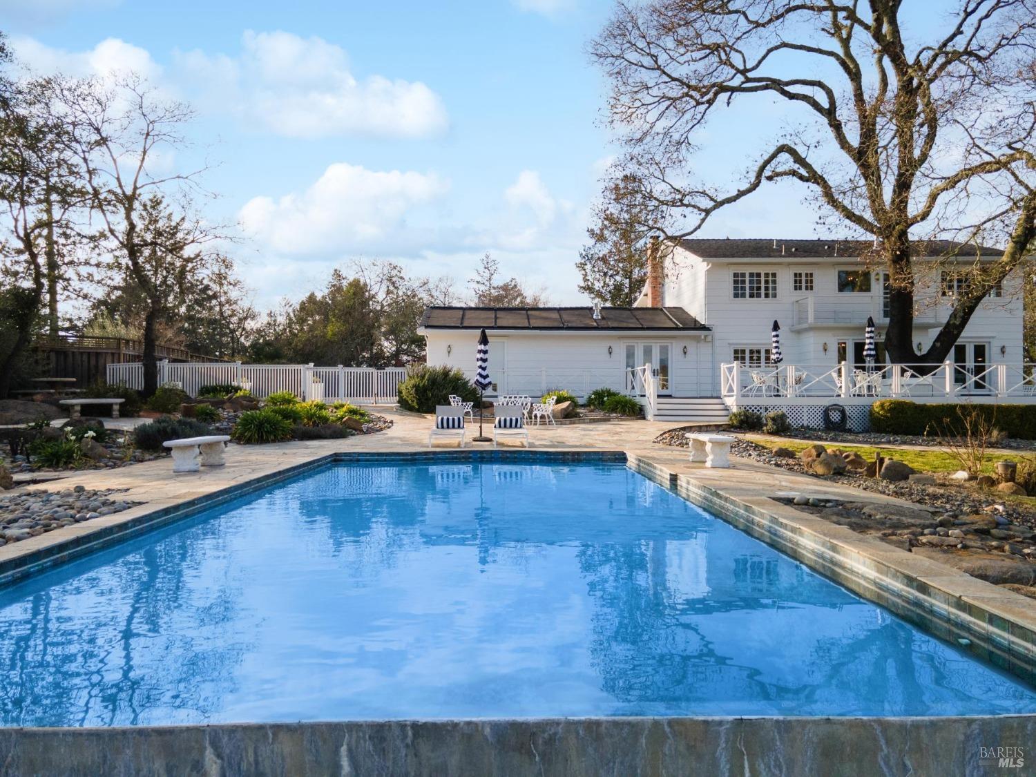 Santa Rosa, California 95404, United States, 4 Bedrooms Bedrooms, ,4 BathroomsBathrooms,Residential,Active,8123