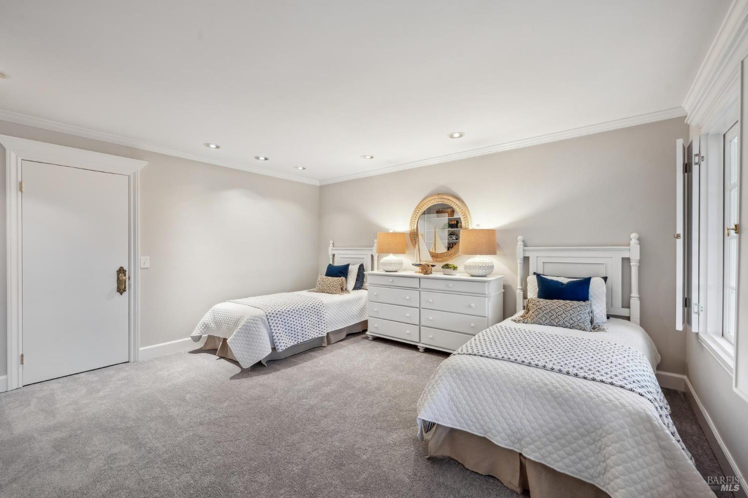 Santa Rosa, California 95404, United States, 4 Bedrooms Bedrooms, ,4 BathroomsBathrooms,Residential,Active,8123