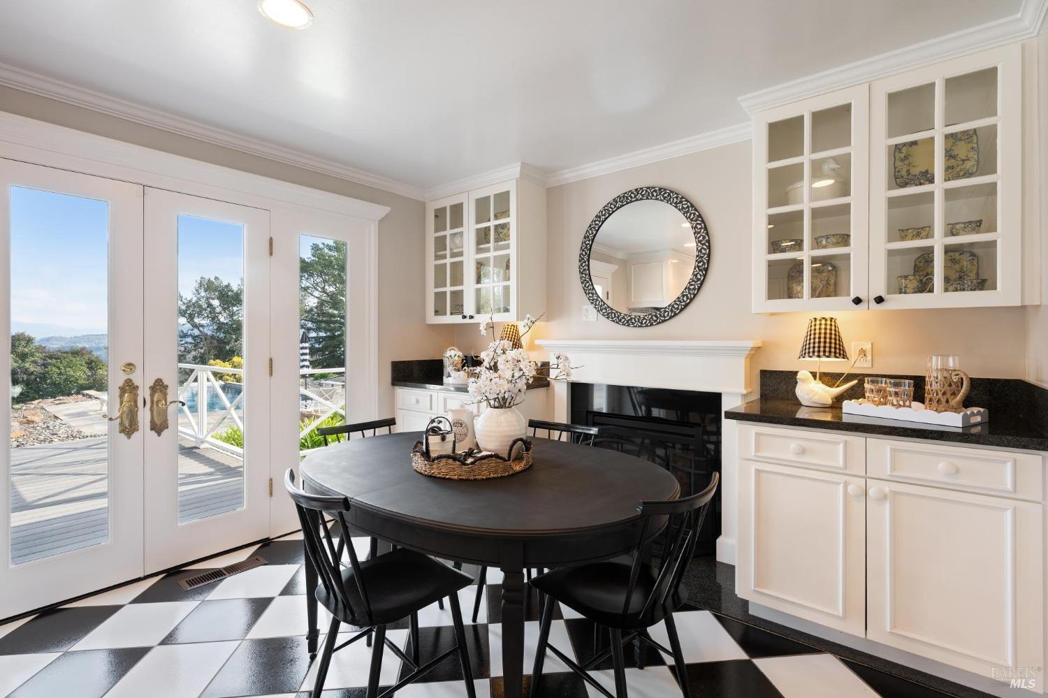 Santa Rosa, California 95404, United States, 4 Bedrooms Bedrooms, ,4 BathroomsBathrooms,Residential,Active,8123