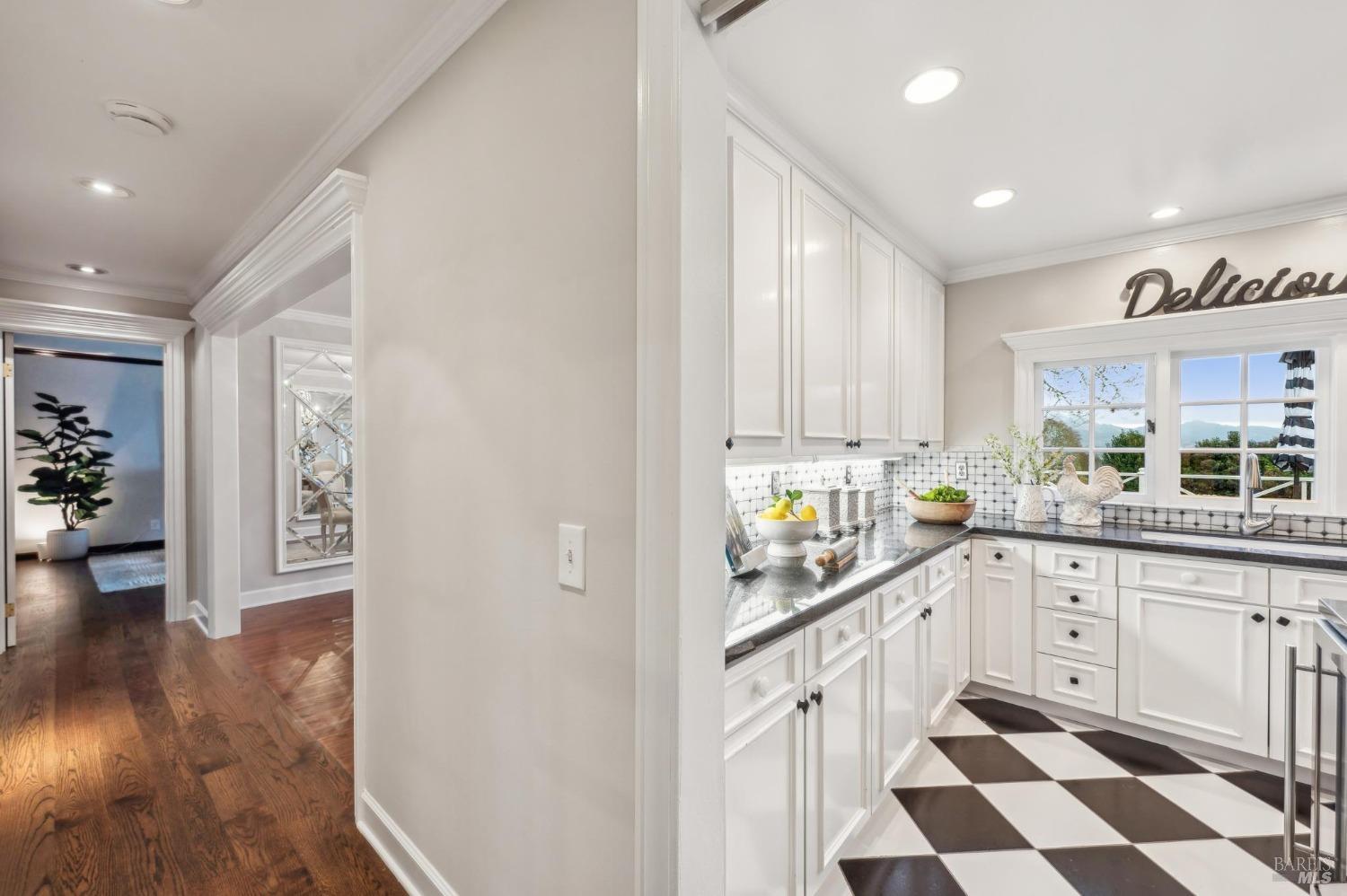 Santa Rosa, California 95404, United States, 4 Bedrooms Bedrooms, ,4 BathroomsBathrooms,Residential,Active,8123